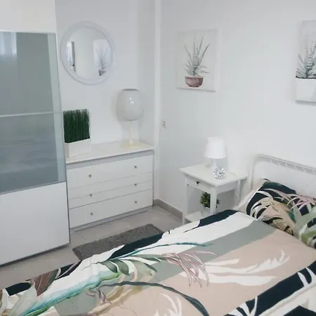 Ruhiges Apartment, Neu Renoviert, Apartamento *